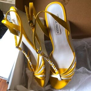 Steve Madden Size 10, slightly worn.